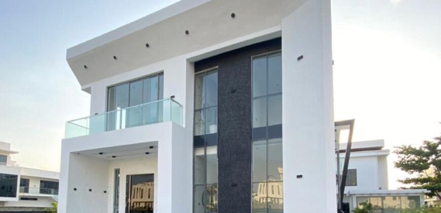 5Bedrooms Fully Detached Duplex with BQ