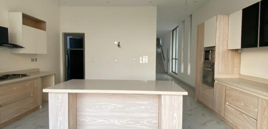 3Bedrooms Fully Detached Duplex with BQ