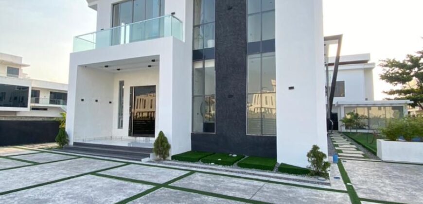 5Bedrooms Fully Detached Duplex with BQ