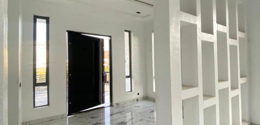 5Bedrooms Fully Detached Duplex with BQ