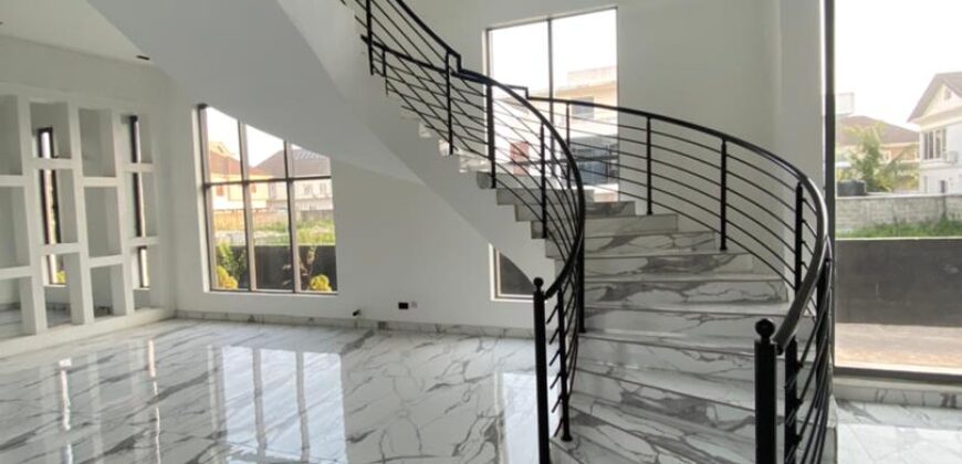 5Bedrooms Fully Detached Duplex with BQ