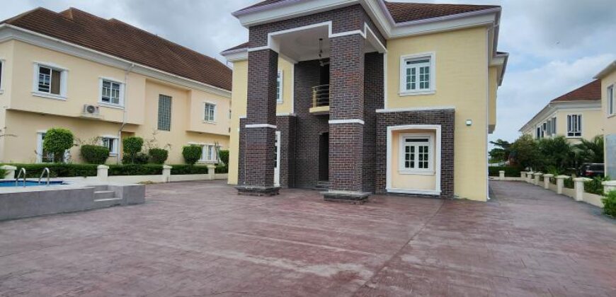 5Bedrooms Fully Detached Duplex with BQ