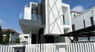 5Bedrooms Fully Detached Duplex with BQ