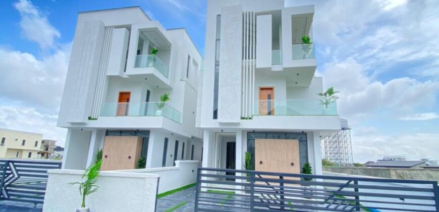 5Bedrooms Fully Detached Duplex with BQ