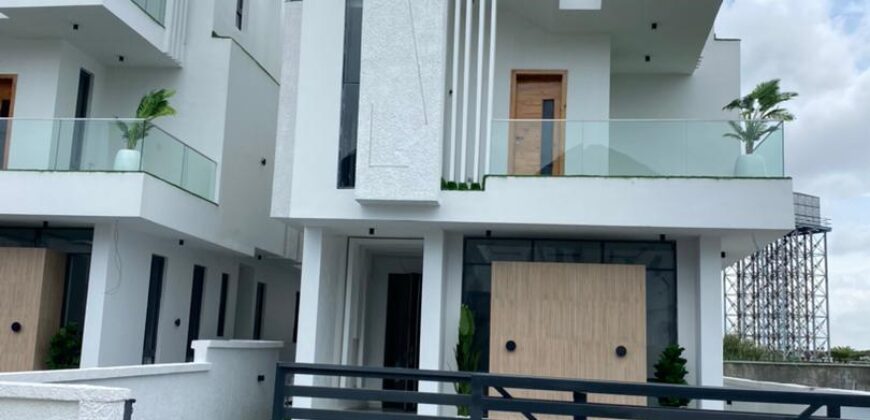 5Bedrooms Fully Detached Duplex with BQ