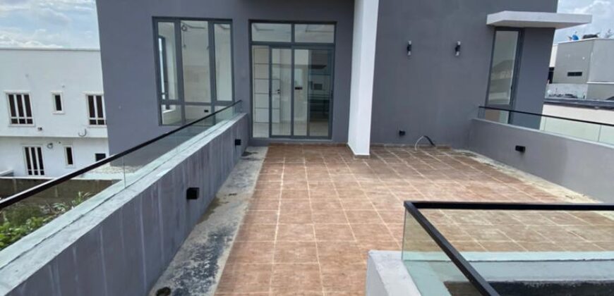 5Bedrooms Fully Detached Duplex with BQ